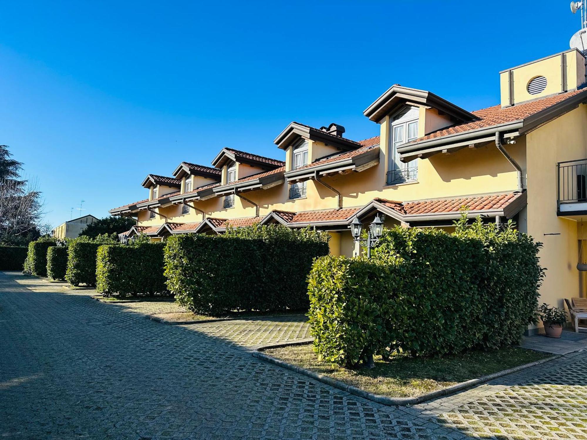 Motel Malpensa Inn & Hotel-Airport Case Nuove  Exterior photo